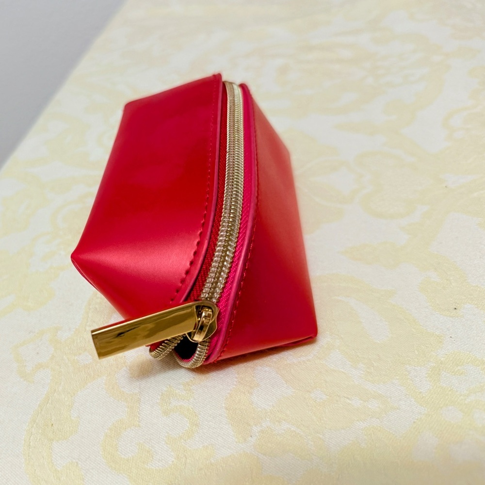 Elizabeth Arden Mini Red Cosmetic Bag Makeup Pouch NWOT